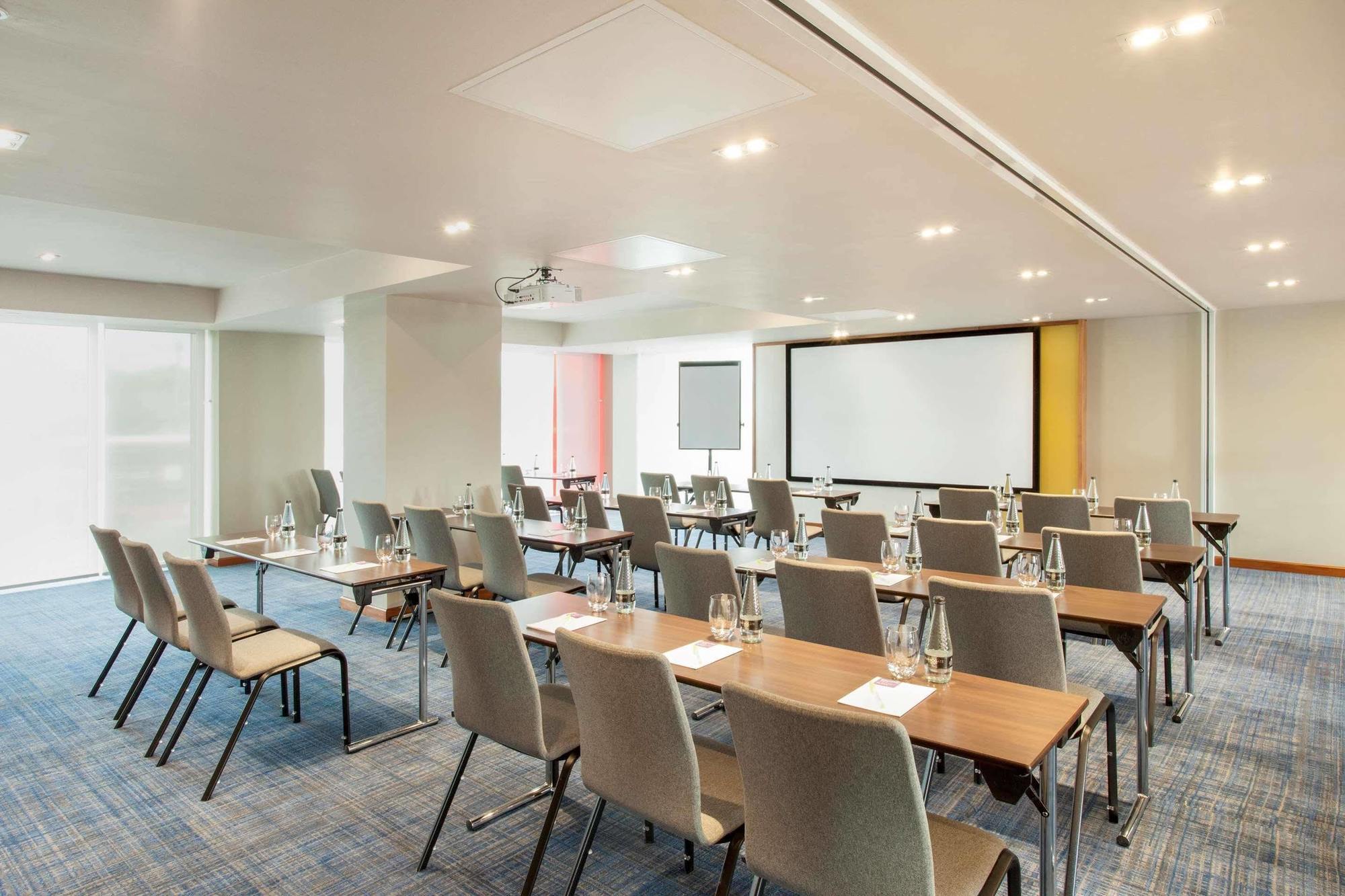 Hyatt Place West London Hayes Hayes  Exterior photo